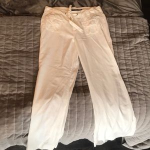 Jessica Simpson flows pants